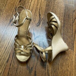 Gianni Bini, Bronze Metallic Wedge Sandals!